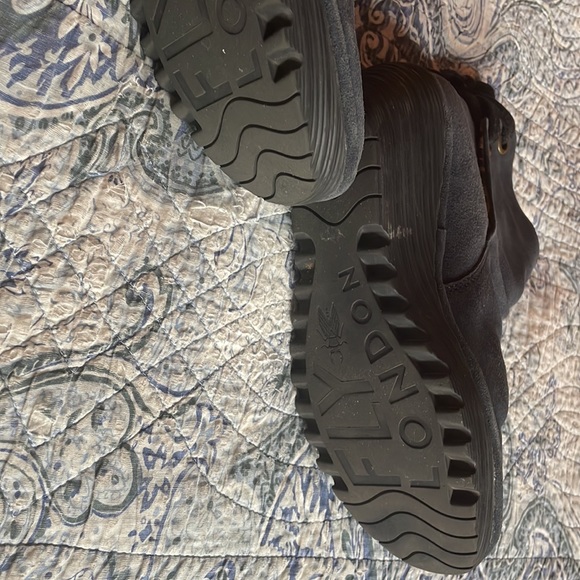 Fly London navy suede wedge heel booties size 40 - Picture 4 of 4